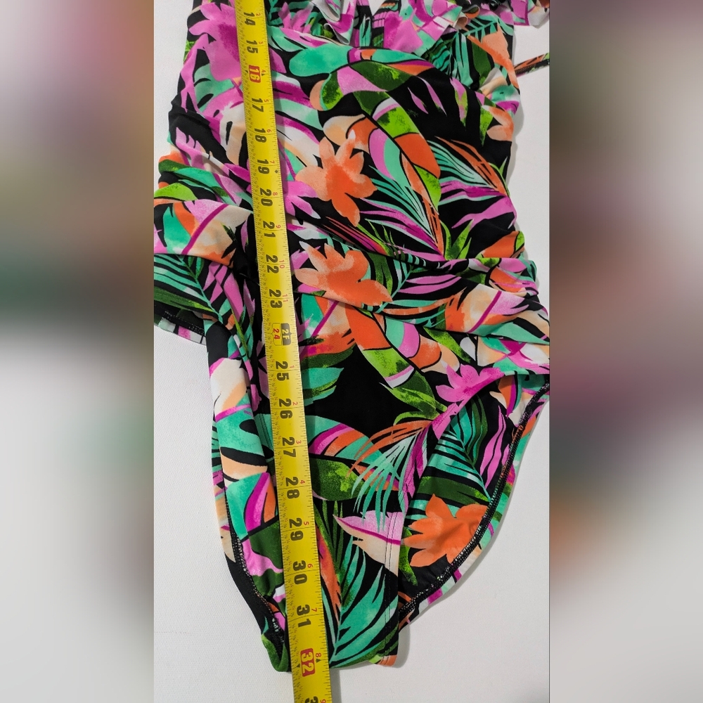 BEYOND CONTROL New Black Multi Printed Ruffled V-neck One-piece Swimsuit Size 10 - Picture 6 of 13